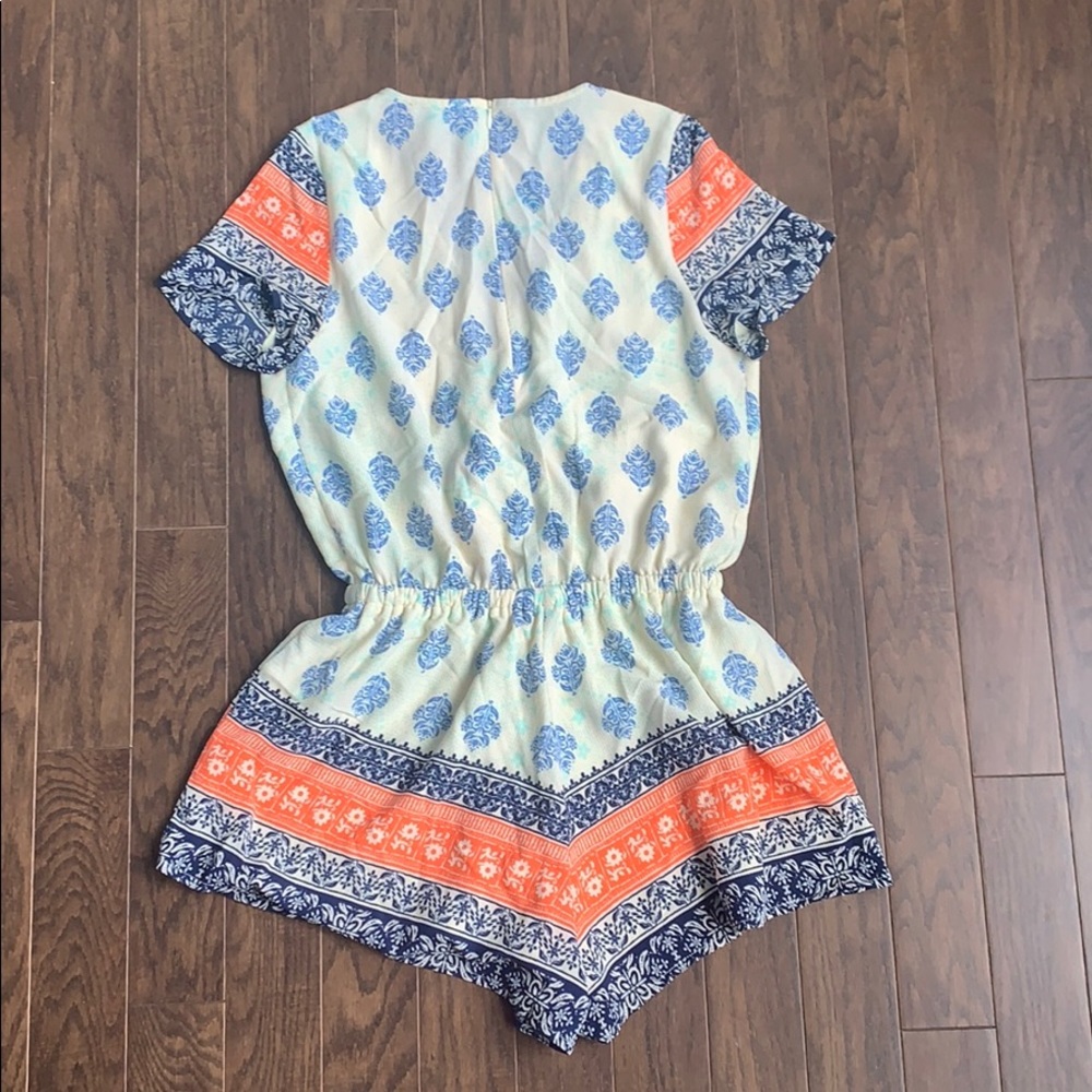 Patterned romper! - Picture 2 of 6